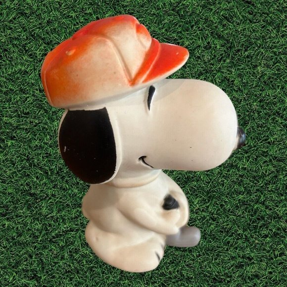 Vintage Peanuts Snoopy as Golfer Vinyl Squeak Toy Cartoon Dog 4"Tall Taiwan 1966 - Picture 1 of 8